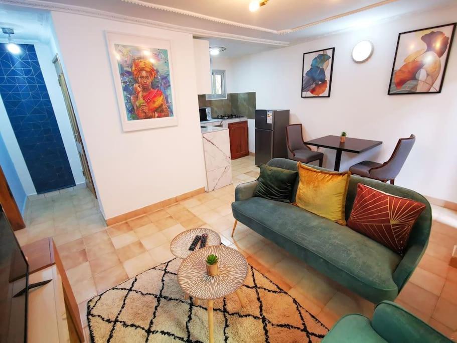 Ninja House Studio Chic Le Turquois Dore Yaounde Luaran gambar