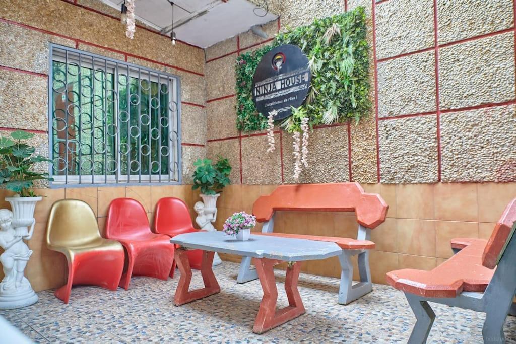 Ninja House Studio Chic Le Turquois Dore Yaounde Luaran gambar